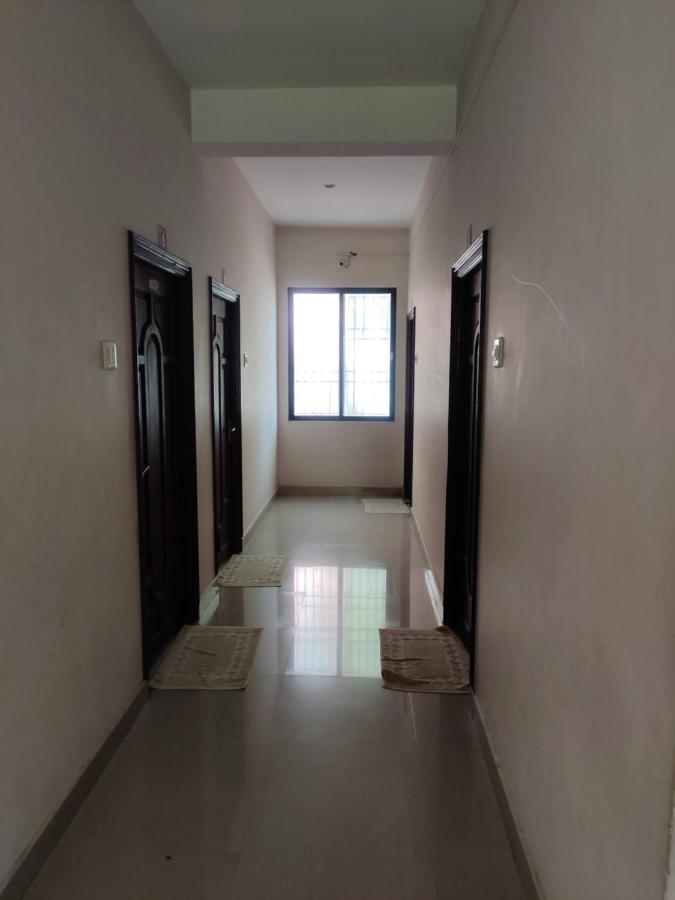 Subasree Cottage Tirunallar Exterior photo