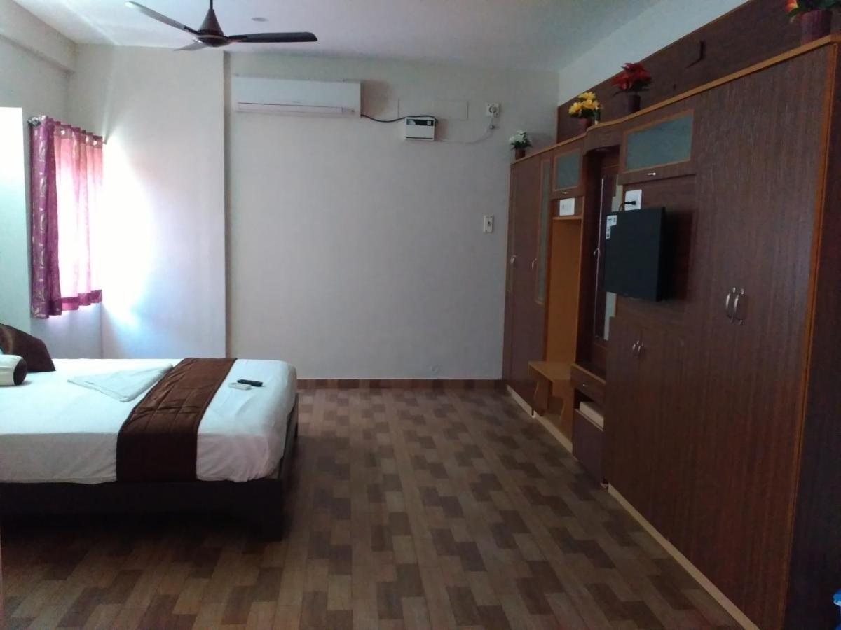 Subasree Cottage Tirunallar Exterior photo